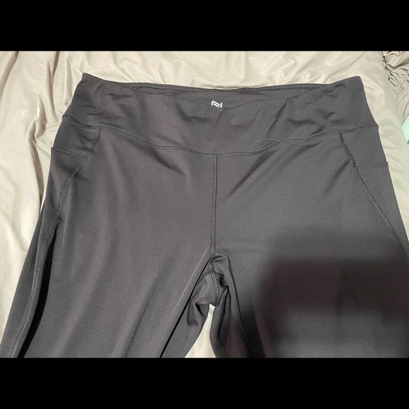 Leggings with side pockets and bottom ruching - Picture 8 of 12